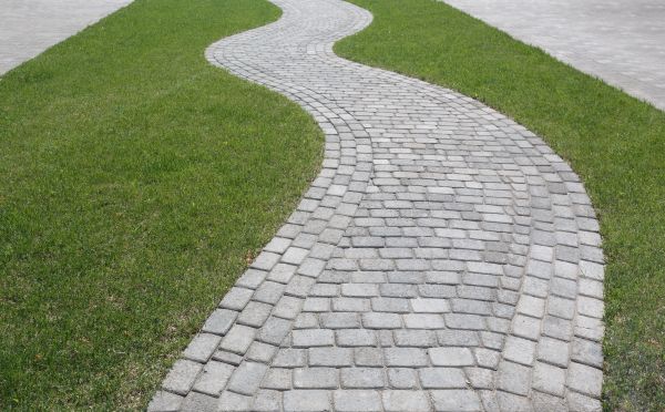 Cost of Walkway Paving in Covington